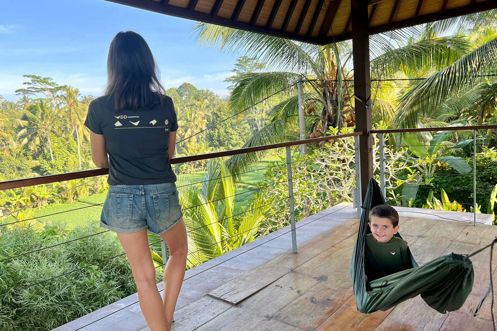 DD Hammocks Women's Icon T-Shirt - Charcoal